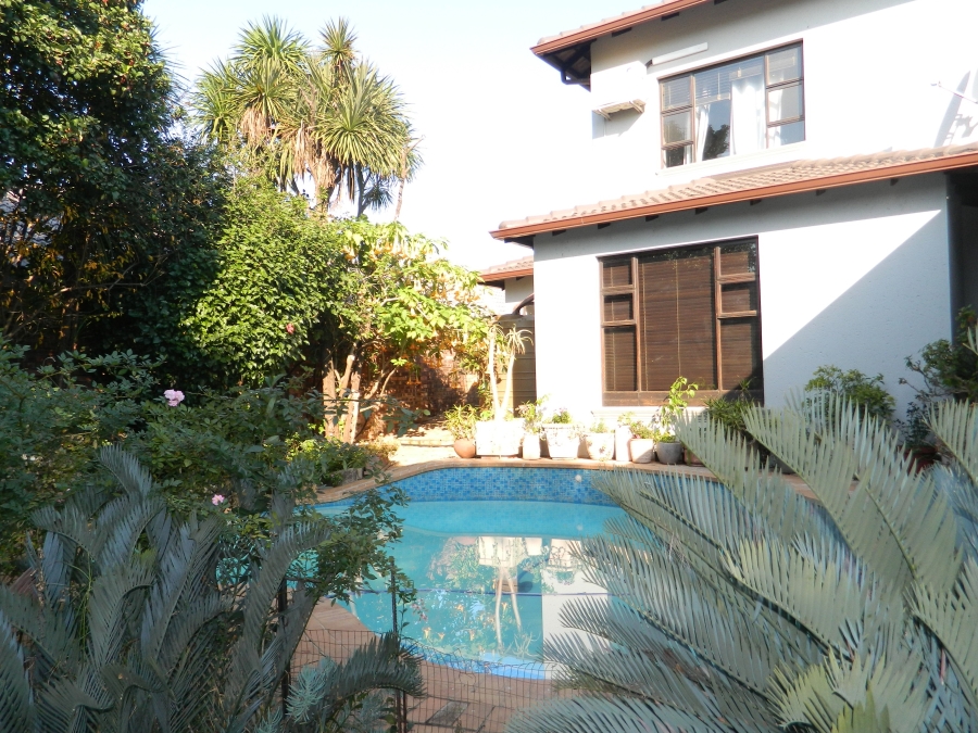 5 Bedroom Property for Sale in Silver Lakes Golf Estate Gauteng