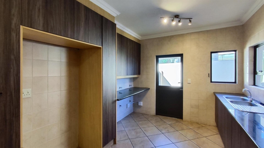 3 Bedroom Property for Sale in Glen Erasmia Gauteng