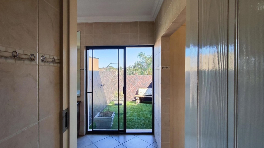3 Bedroom Property for Sale in Glen Erasmia Gauteng