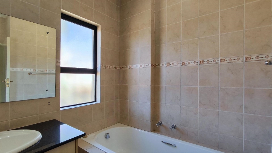 3 Bedroom Property for Sale in Glen Erasmia Gauteng