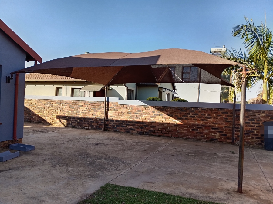 To Let 2 Bedroom Property for Rent in Elandspoort Gauteng