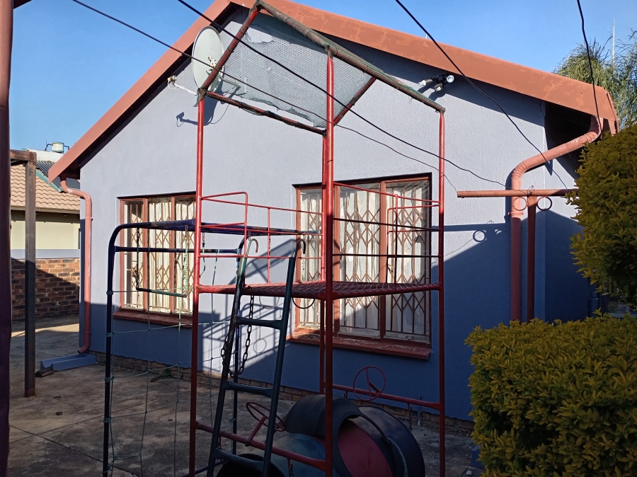 To Let 2 Bedroom Property for Rent in Elandspoort Gauteng