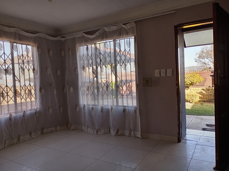 To Let 2 Bedroom Property for Rent in Elandspoort Gauteng