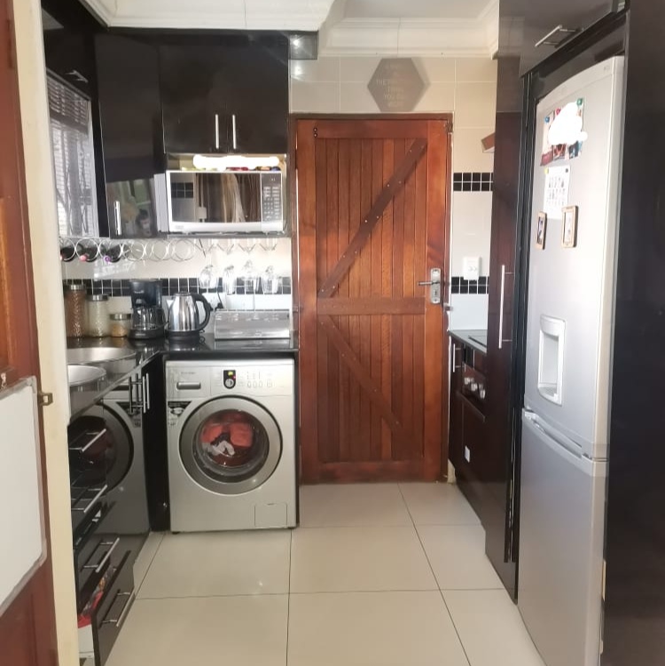 To Let 2 Bedroom Property for Rent in Elandspoort Gauteng