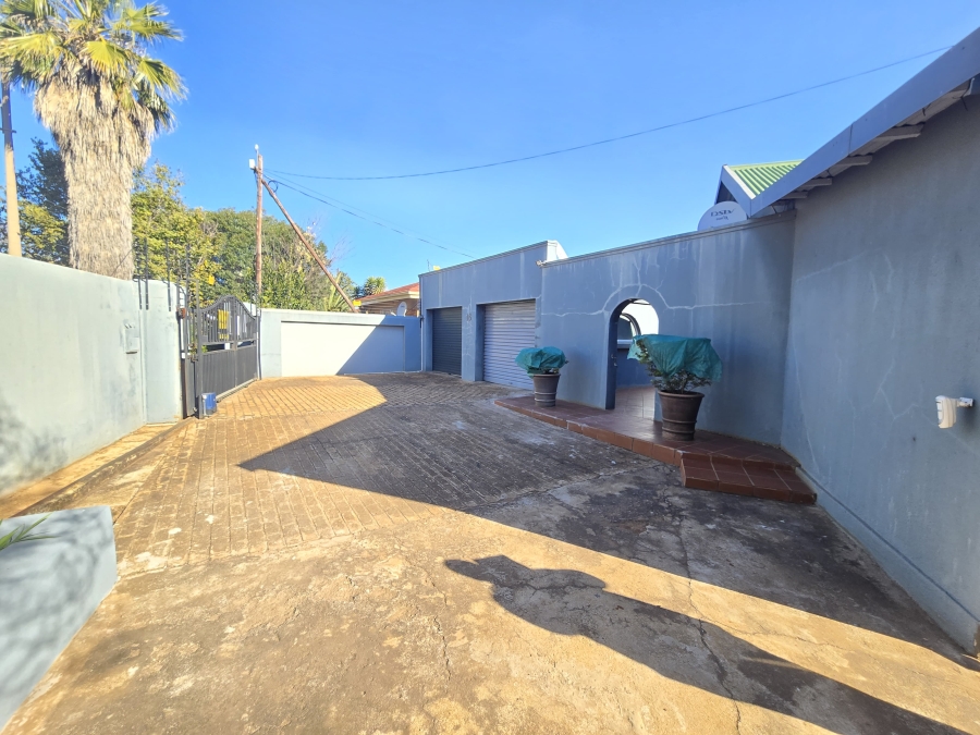3 Bedroom Property for Sale in Oberholzer Gauteng