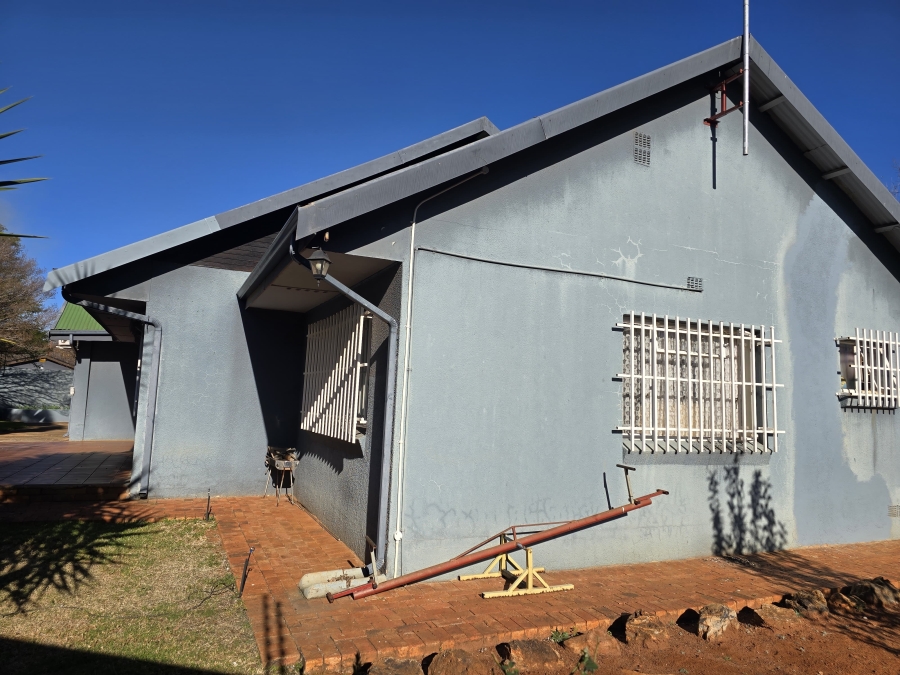 3 Bedroom Property for Sale in Oberholzer Gauteng