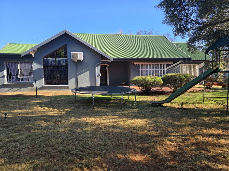 3 Bedroom Property for Sale in Oberholzer Gauteng