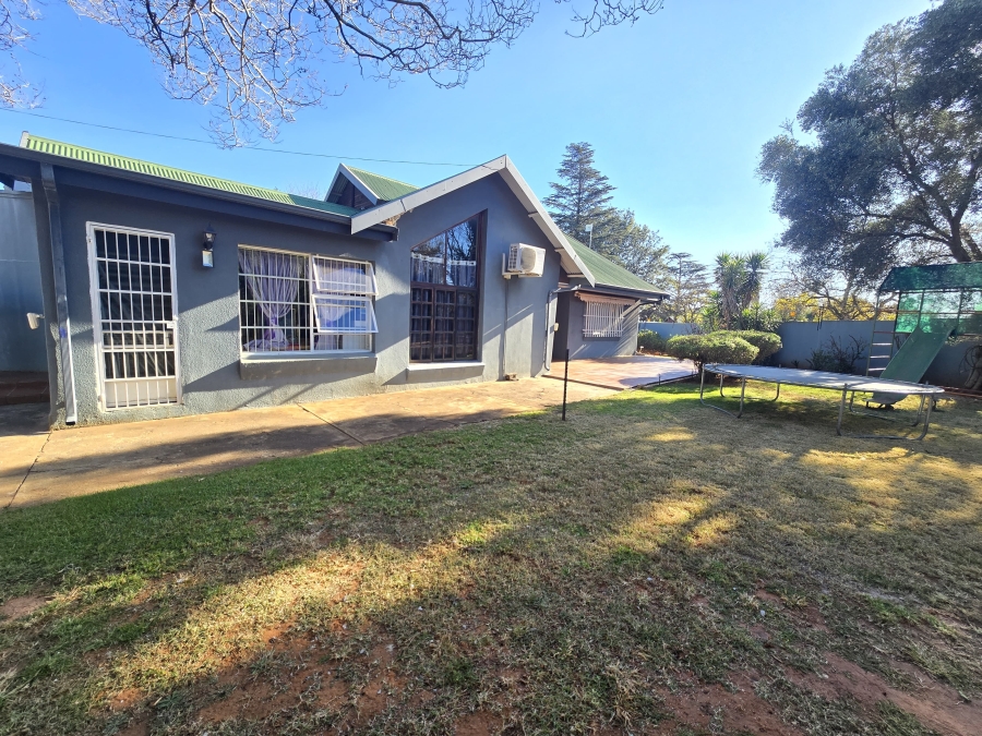3 Bedroom Property for Sale in Oberholzer Gauteng