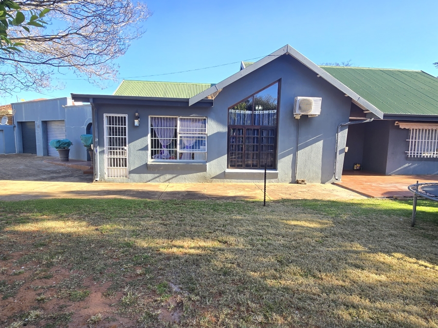3 Bedroom Property for Sale in Oberholzer Gauteng