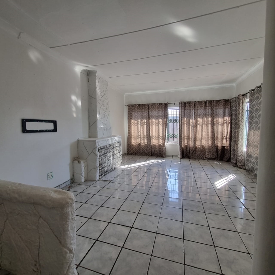 To Let 4 Bedroom Property for Rent in Booysens Gauteng