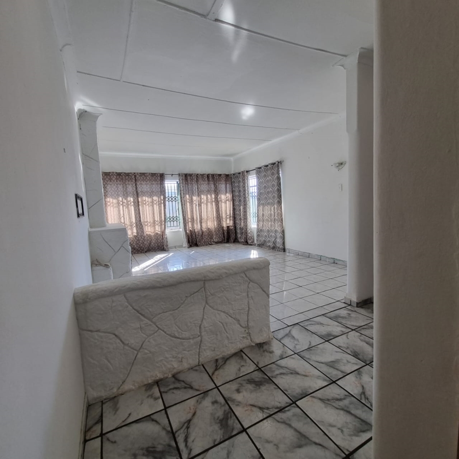 To Let 4 Bedroom Property for Rent in Booysens Gauteng