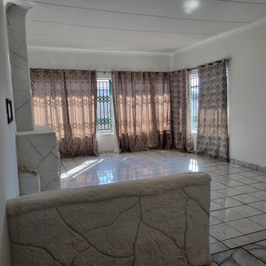 To Let 4 Bedroom Property for Rent in Booysens Gauteng