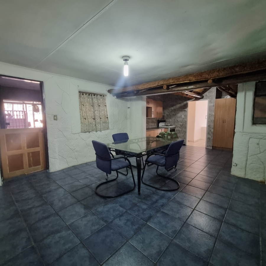 To Let 4 Bedroom Property for Rent in Booysens Gauteng