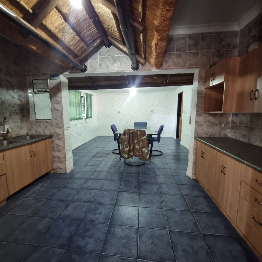 To Let 4 Bedroom Property for Rent in Booysens Gauteng