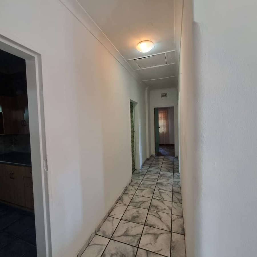 To Let 4 Bedroom Property for Rent in Booysens Gauteng