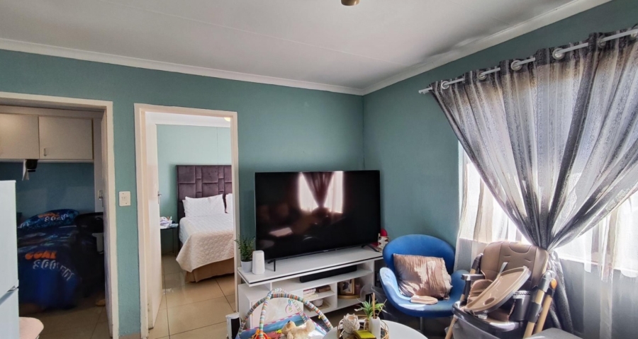 2 Bedroom Property for Sale in Glen Marais Gauteng