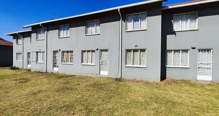 2 Bedroom Property for Sale in Glen Marais Gauteng