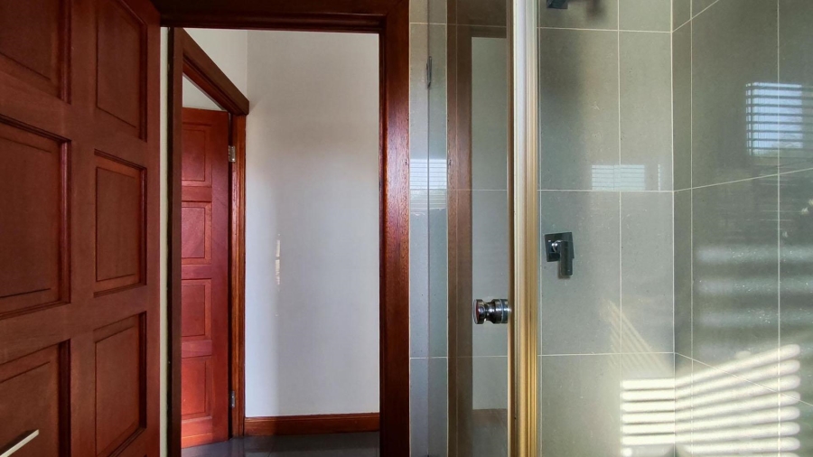 5 Bedroom Property for Sale in Glen Erasmia Gauteng