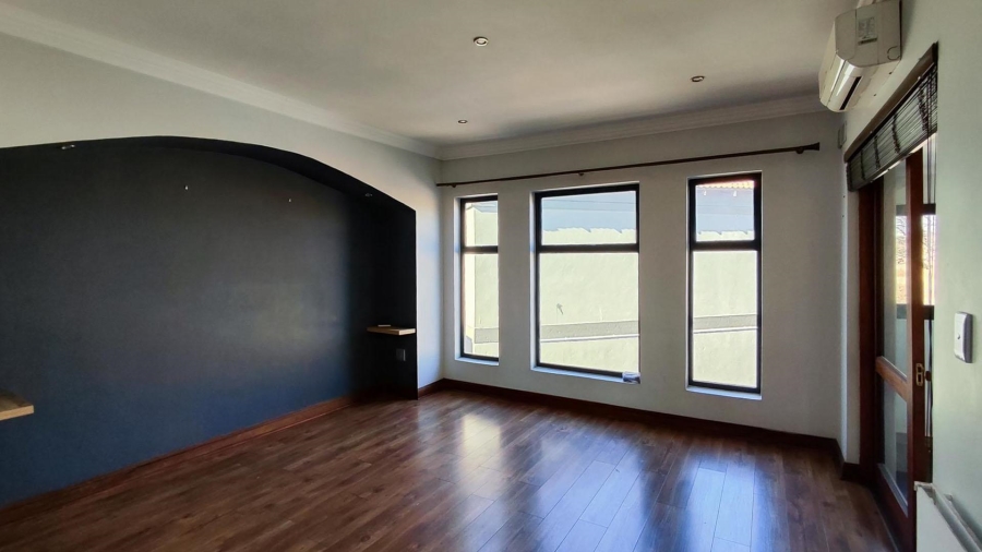 5 Bedroom Property for Sale in Glen Erasmia Gauteng