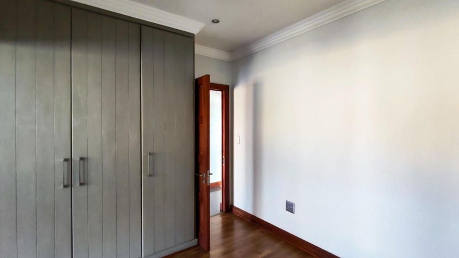 5 Bedroom Property for Sale in Glen Erasmia Gauteng