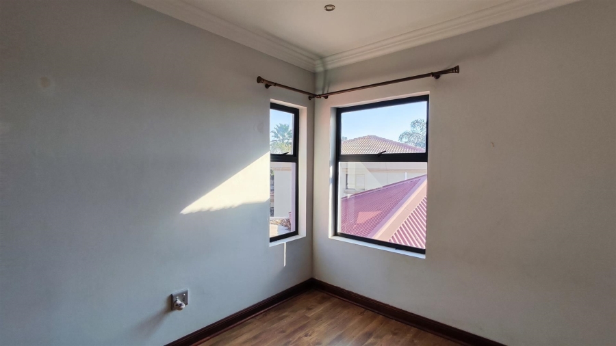 5 Bedroom Property for Sale in Glen Erasmia Gauteng