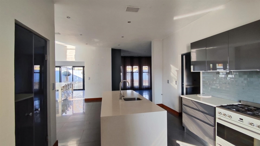 5 Bedroom Property for Sale in Glen Erasmia Gauteng