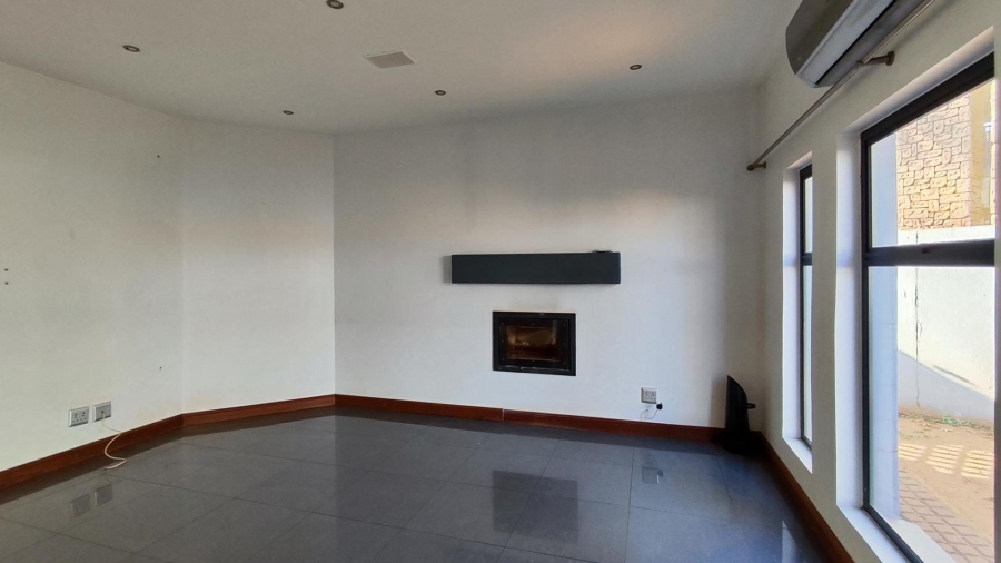 5 Bedroom Property for Sale in Glen Erasmia Gauteng