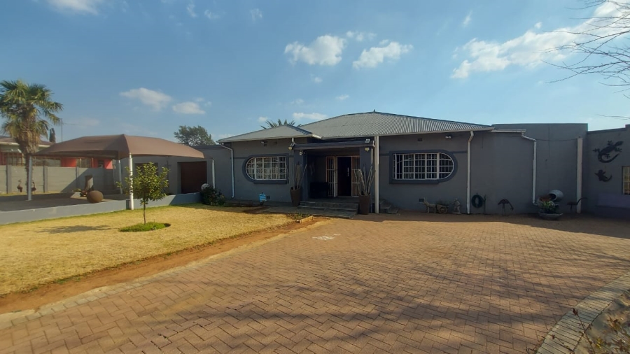 3 Bedroom Property for Sale in Selection Park Gauteng
