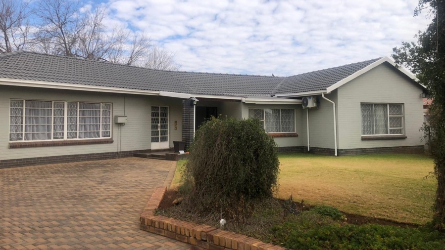 3 Bedroom Property for Sale in Selection Park Gauteng