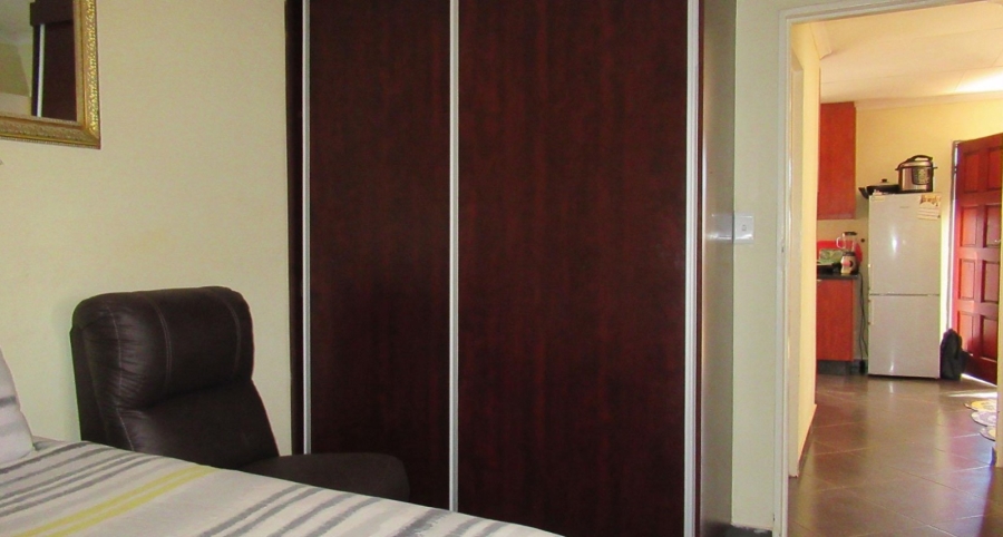2 Bedroom Property for Sale in Witpoortjie Gauteng