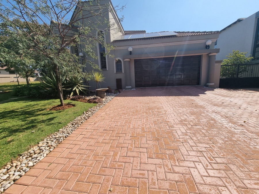 To Let 3 Bedroom Property for Rent in La Como Lifestyle Estate Gauteng