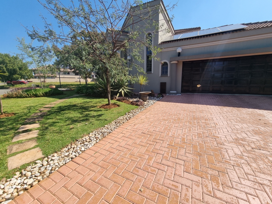 To Let 3 Bedroom Property for Rent in La Como Lifestyle Estate Gauteng