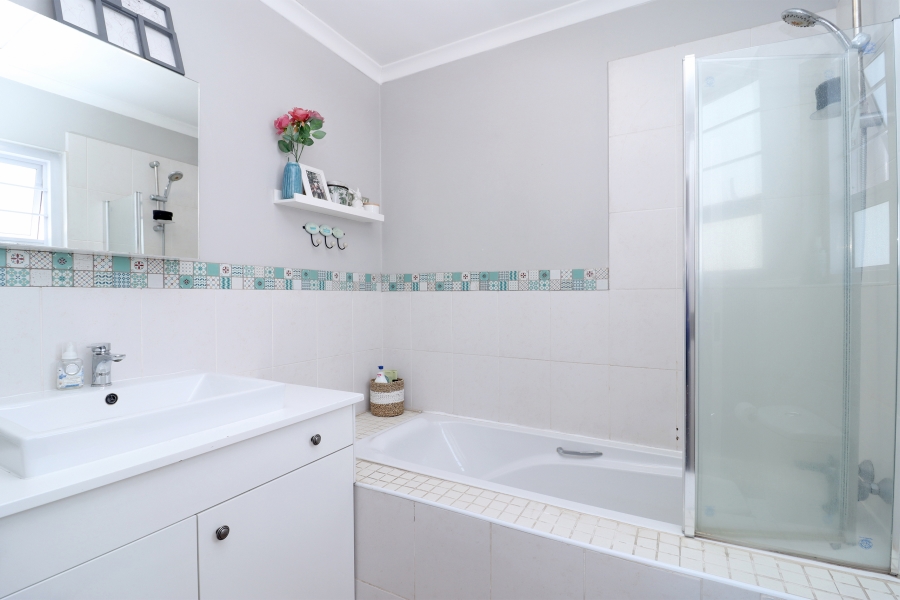 2 Bedroom Property for Sale in Bryanston Gauteng