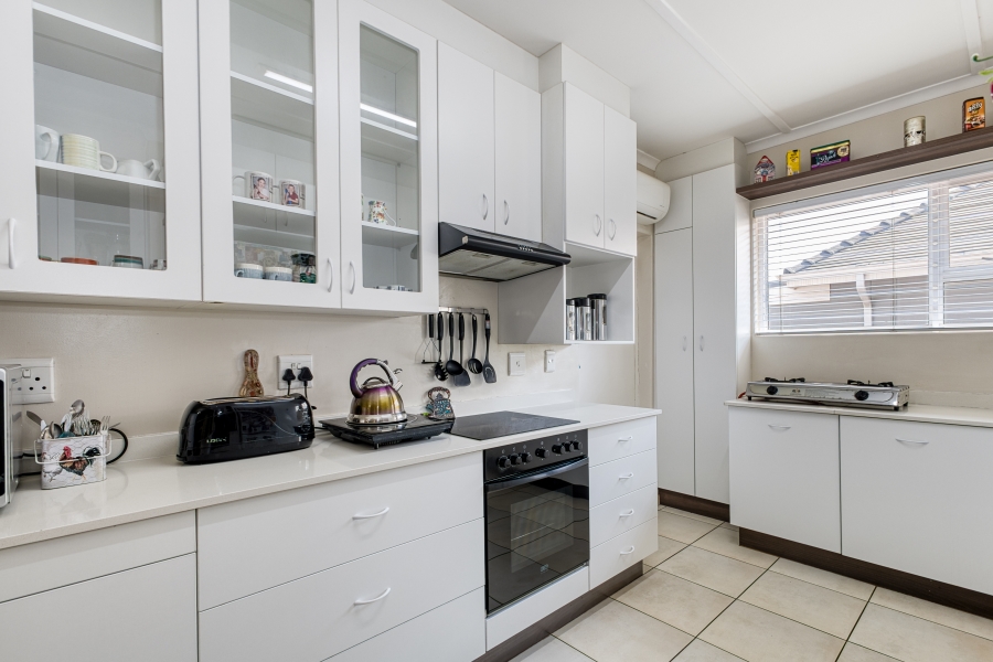 2 Bedroom Property for Sale in Linden Gauteng