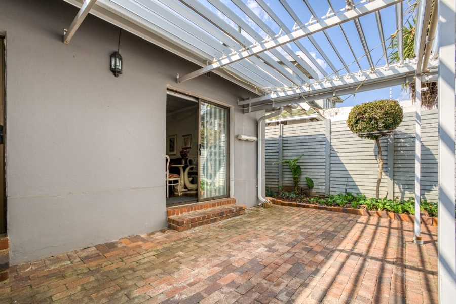 2 Bedroom Property for Sale in Linden Gauteng