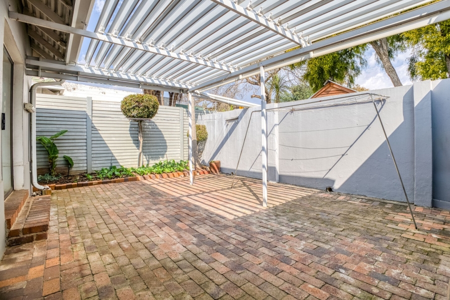 2 Bedroom Property for Sale in Linden Gauteng