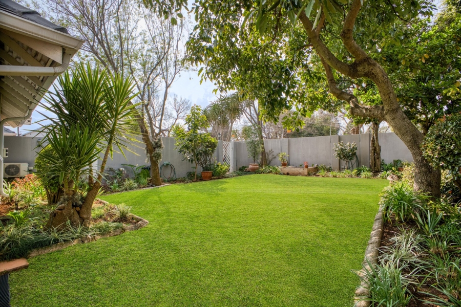 2 Bedroom Property for Sale in Linden Gauteng