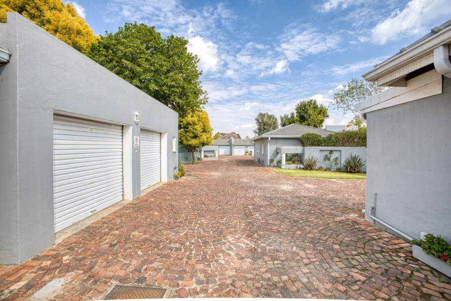 2 Bedroom Property for Sale in Linden Gauteng