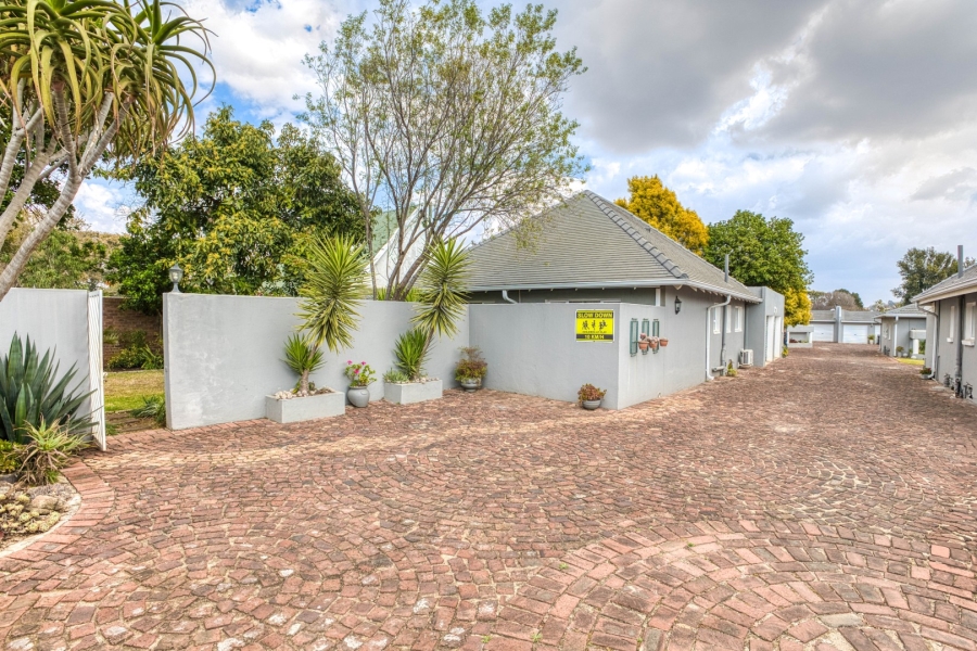 2 Bedroom Property for Sale in Linden Gauteng