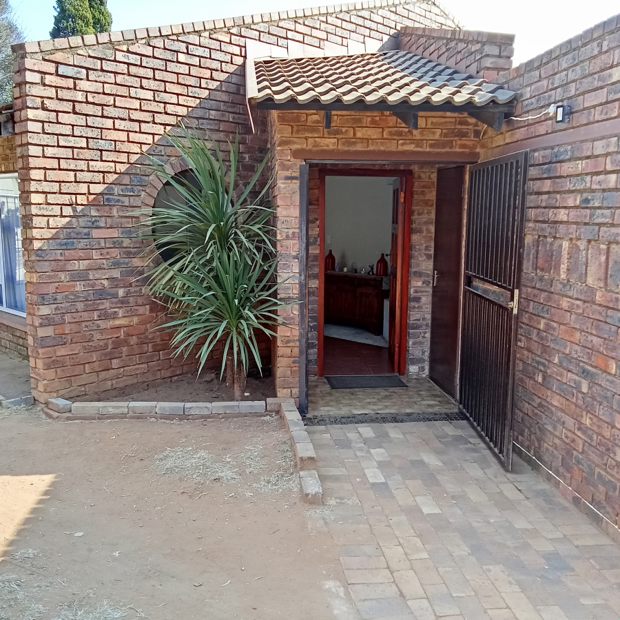 3 Bedroom Property for Sale in Radiokop Gauteng
