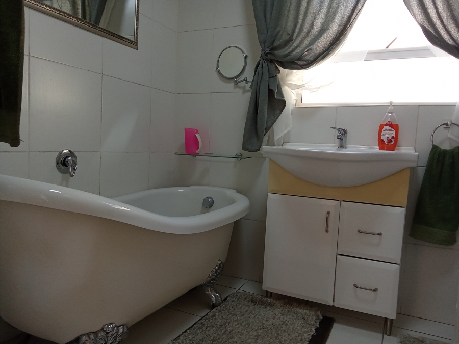 3 Bedroom Property for Sale in Radiokop Gauteng