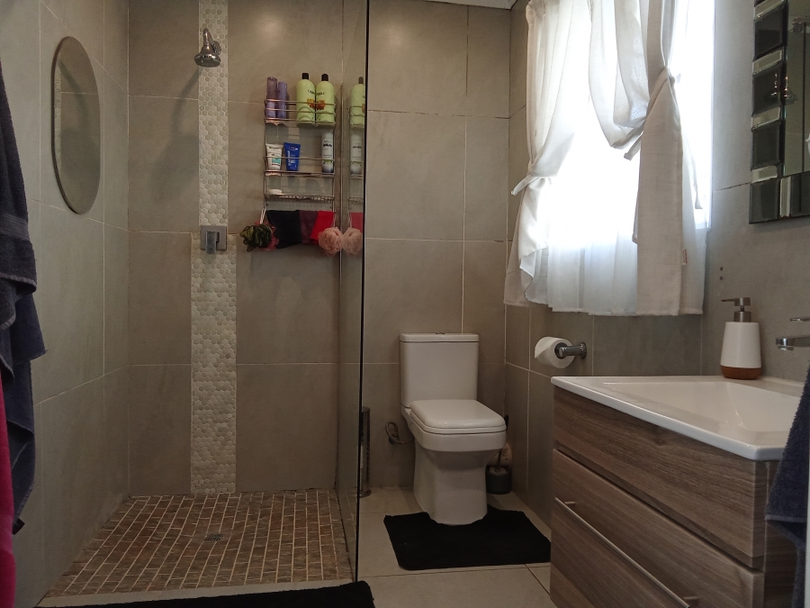3 Bedroom Property for Sale in Radiokop Gauteng