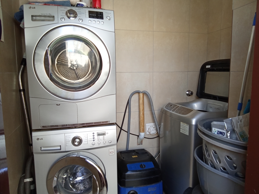 3 Bedroom Property for Sale in Radiokop Gauteng