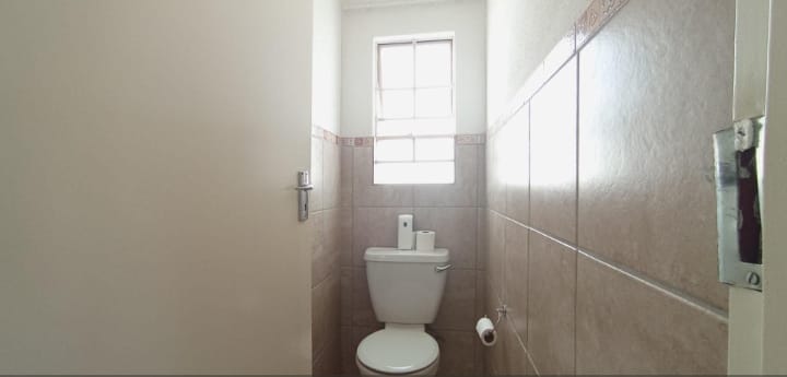 2 Bedroom Property for Sale in Andeon Gauteng