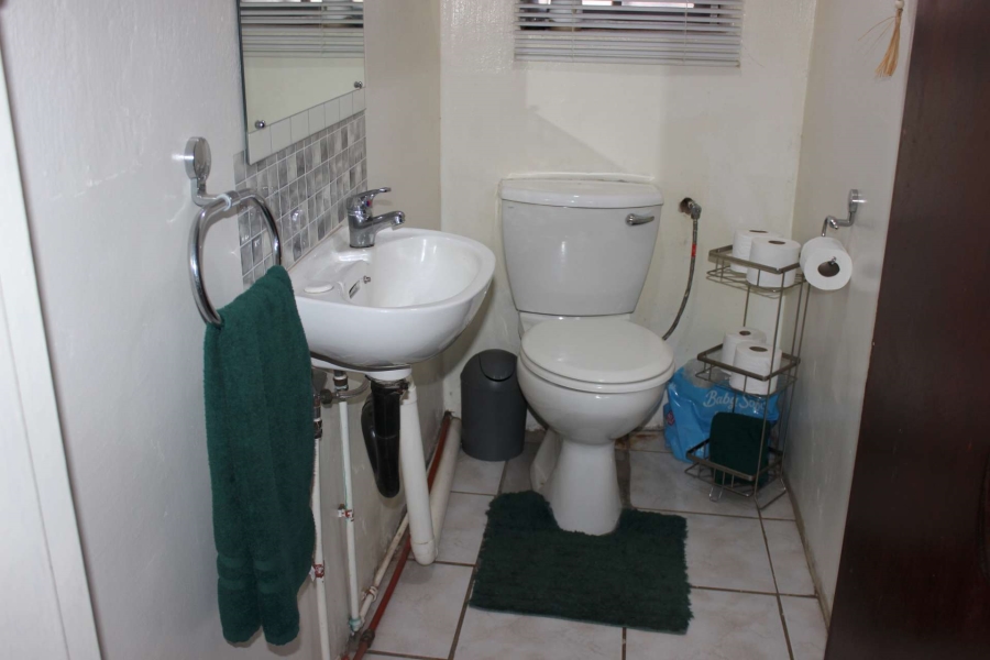 7 Bedroom Property for Sale in Zandfontein AH Gauteng