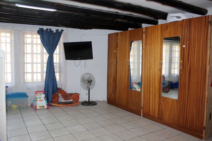 7 Bedroom Property for Sale in Zandfontein AH Gauteng