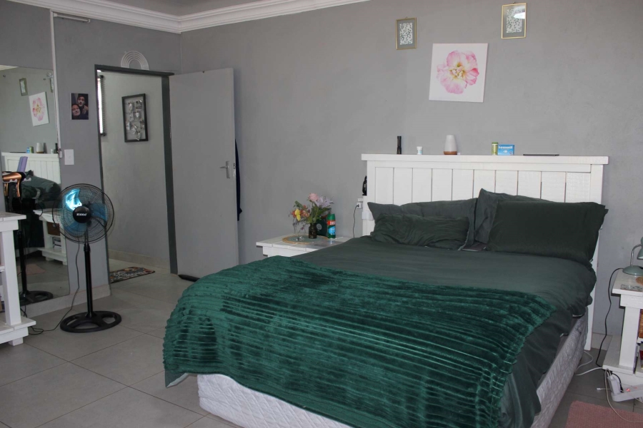 7 Bedroom Property for Sale in Zandfontein AH Gauteng