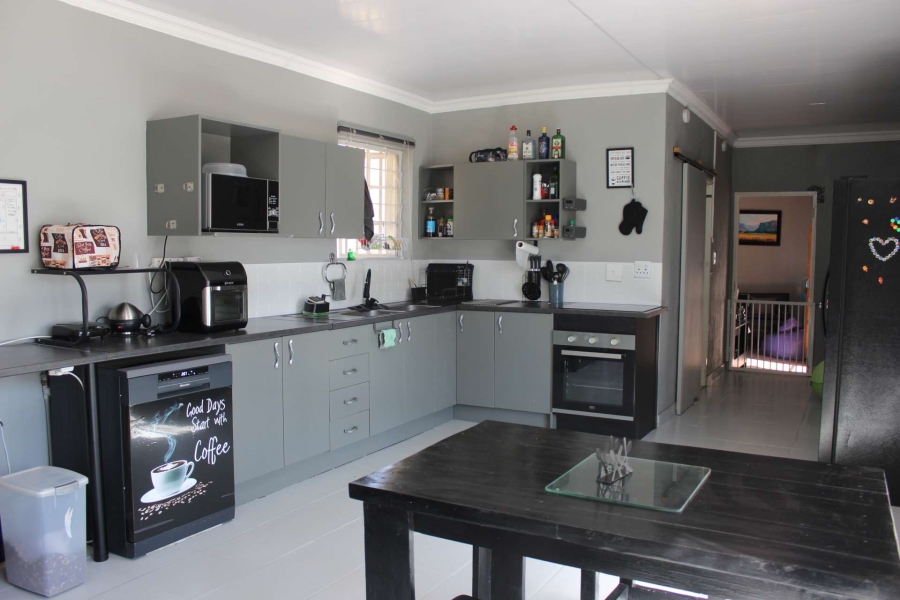 7 Bedroom Property for Sale in Zandfontein AH Gauteng