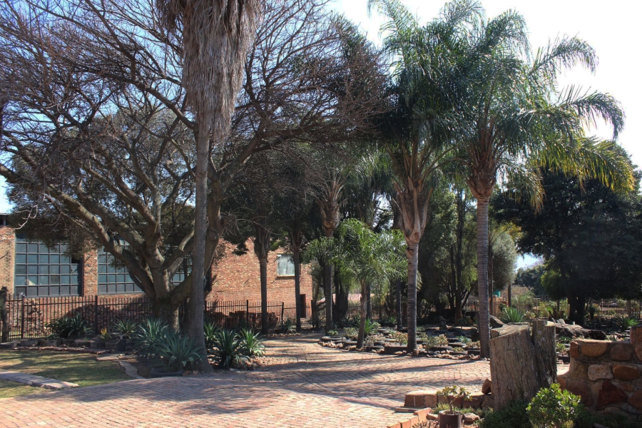 7 Bedroom Property for Sale in Zandfontein AH Gauteng