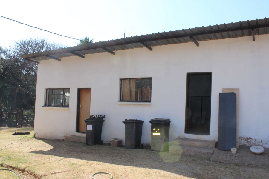 7 Bedroom Property for Sale in Zandfontein AH Gauteng